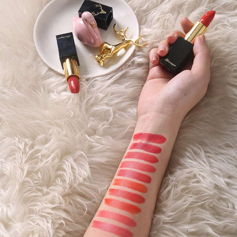 Qixi Valentine's Day Carved Love Lipstick Set