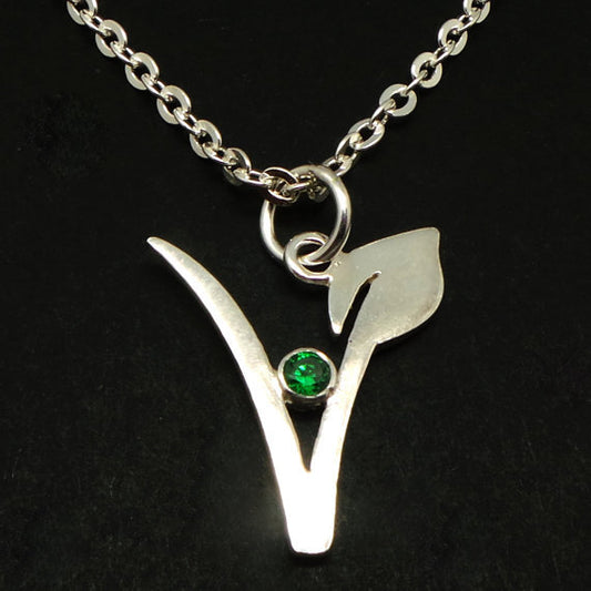 Vegan V-Crystal Necklace