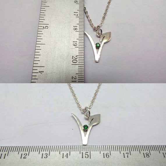Vegan V-Crystal Necklace