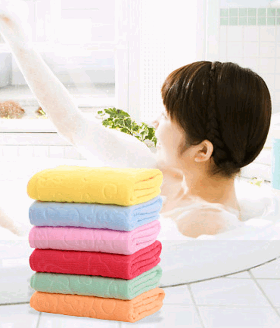 Cartoon Bear Microfiber Bath Towel: Absorbent Beach Towel for Kids